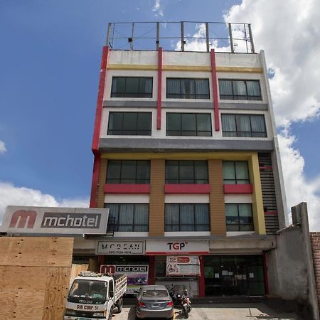 Oyo 666 Mc Hotel Fairview Кесон Сити Екстериор снимка