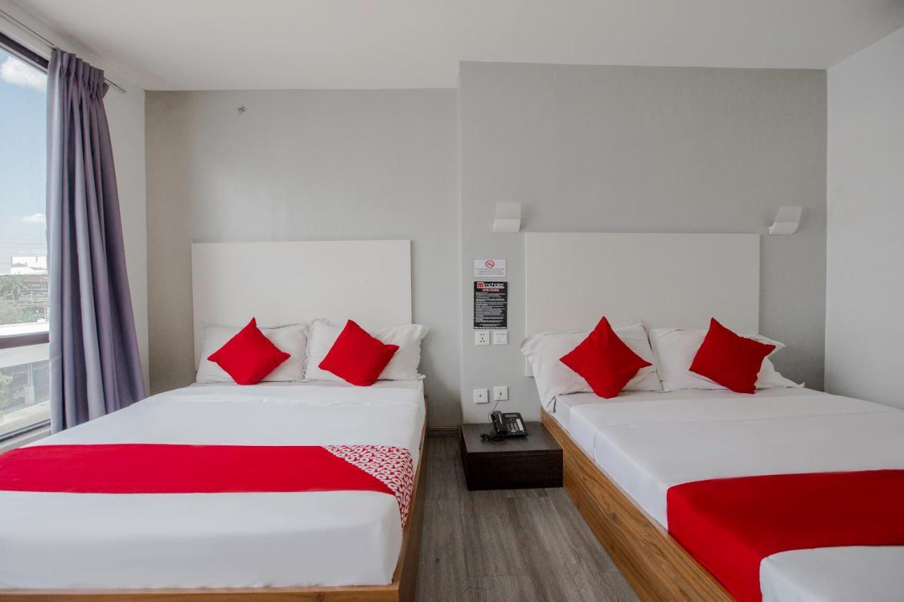 Oyo 666 Mc Hotel Fairview Кесон Сити Екстериор снимка