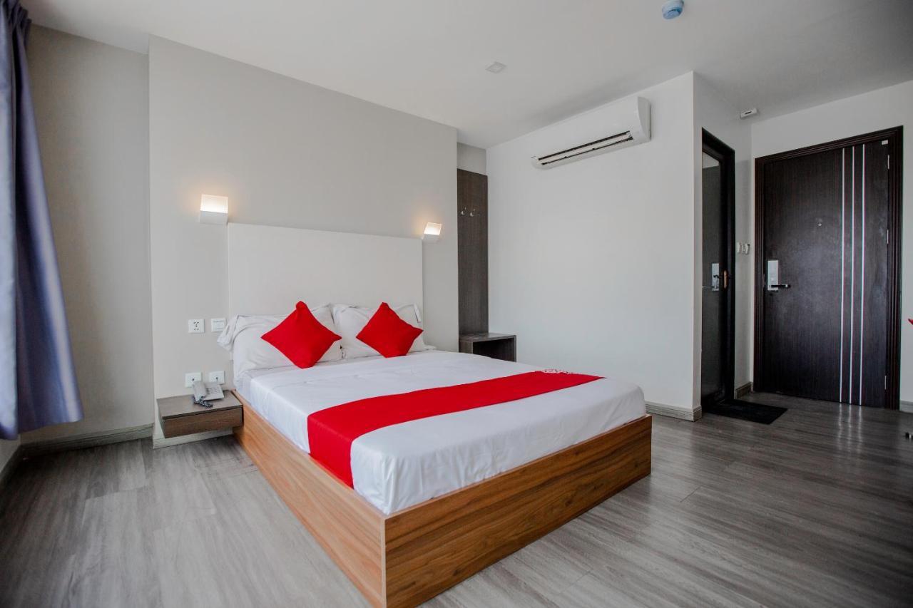 Oyo 666 Mc Hotel Fairview Кесон Сити Екстериор снимка